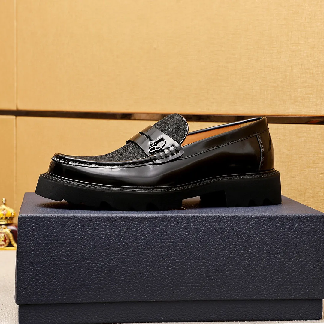 Men's shoes 💰480 💐 Product trademark: Dior "Dior" casual leather shoes Regular size: 39-44 (45🉑️customized) Product materials: Selected Italian imported first-layer calfskin upper, imported water-dyed 🐂 cowhide lining. Strong three-dimensional visual effect, original outsole color: 2 colors available